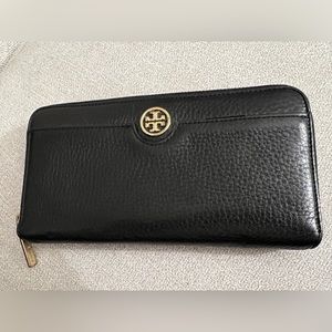 Tory Burch Black Leather Wallet